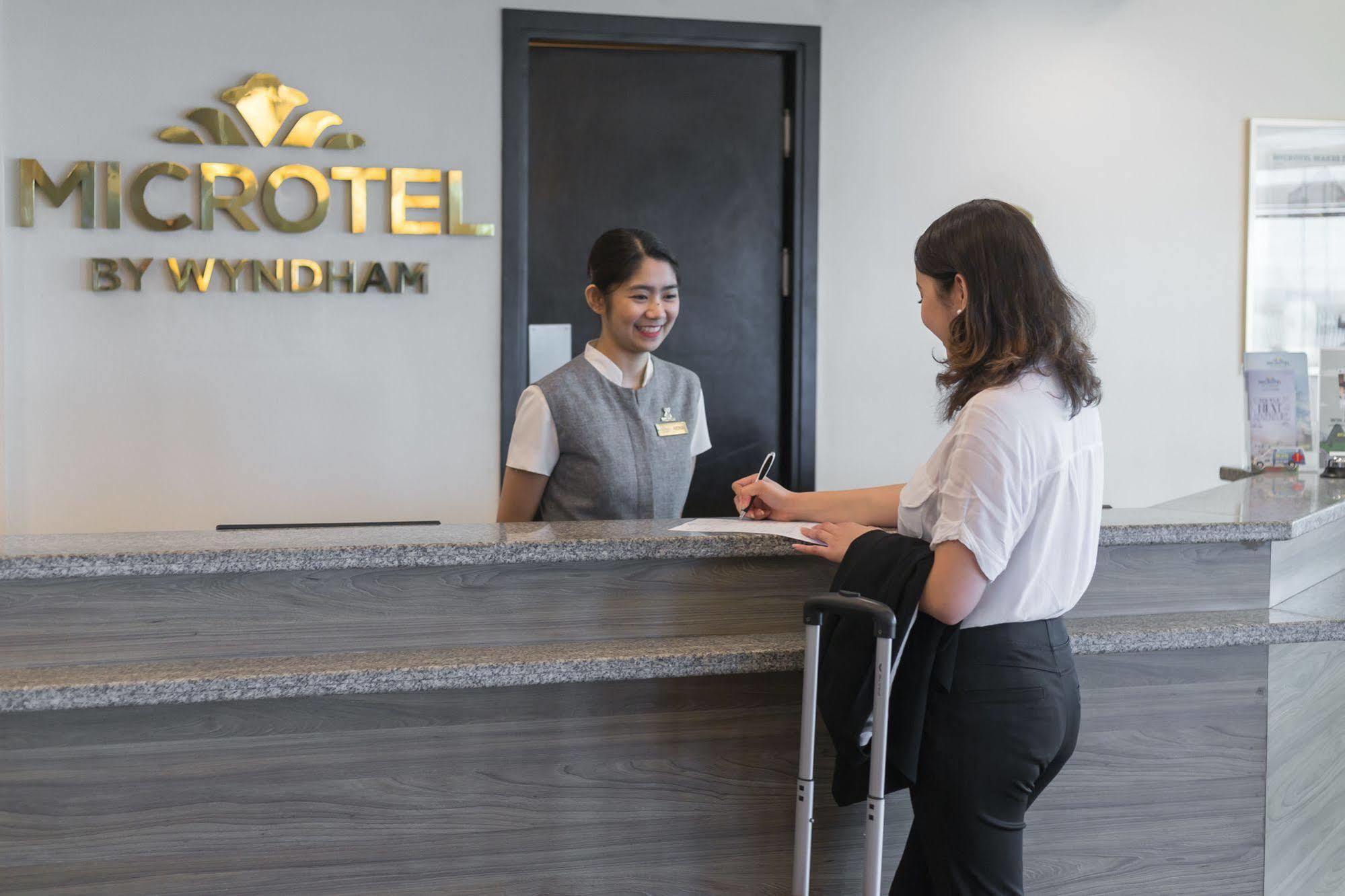 Microtel By Wyndham South Forbes Near Nuvali Santa Rosa  Exterior photo